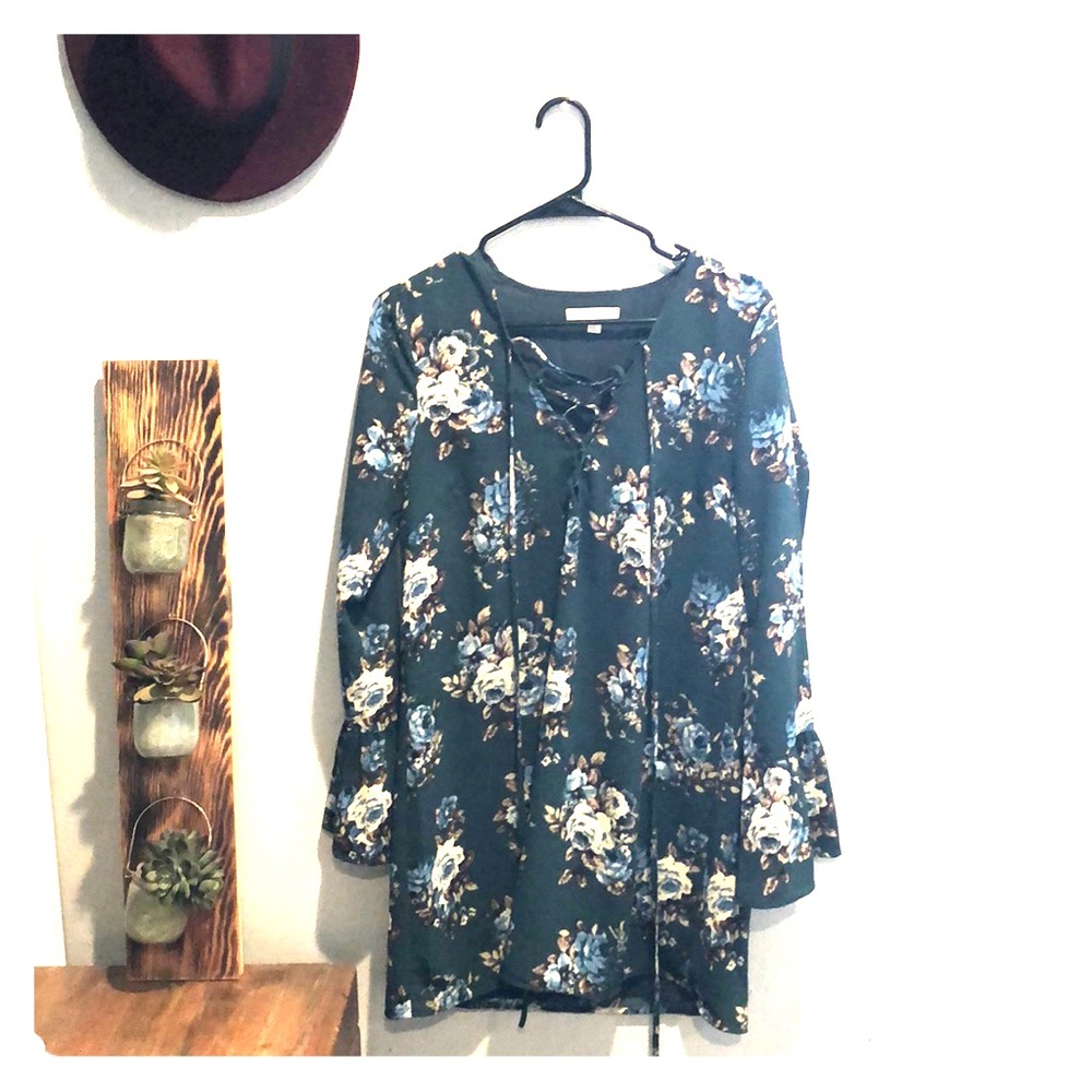 Size medium flowy floral dress